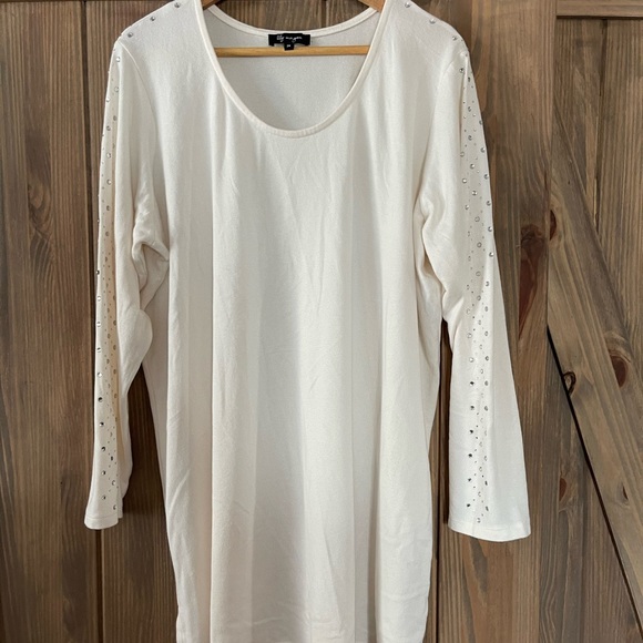 Cream sweater with crystal detail on sleeves and shoulders - Picture 1 of 2
